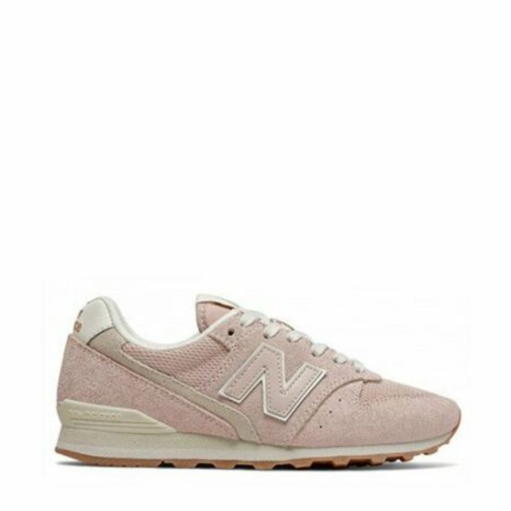 Pink New Balance 996 sneaker